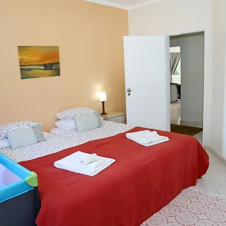 Mejuri - Close To Carvoerio And Lagoa Willa